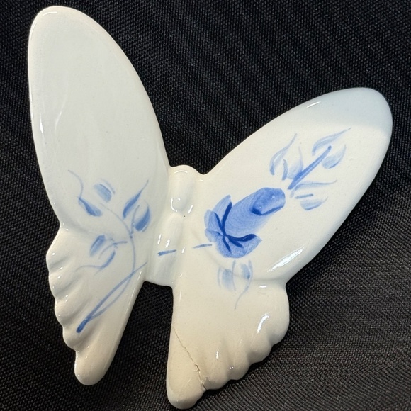 Gallery Wall Handpainted Butterfly Figurines White Porcelain Blue Floral Set - Picture 4 of 7